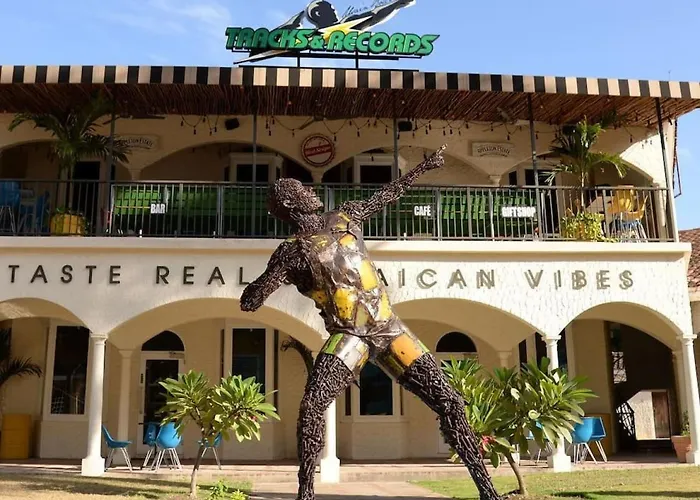 Hospitality Expert Half Hill 1br Pool * Montego Bay